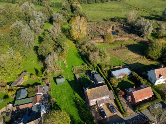 4 bed property, in Rectory Road, £650,000