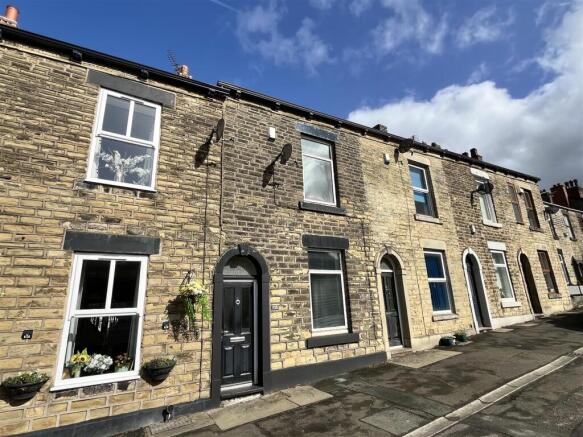 2 bed property, in Mottram Road, £200,000