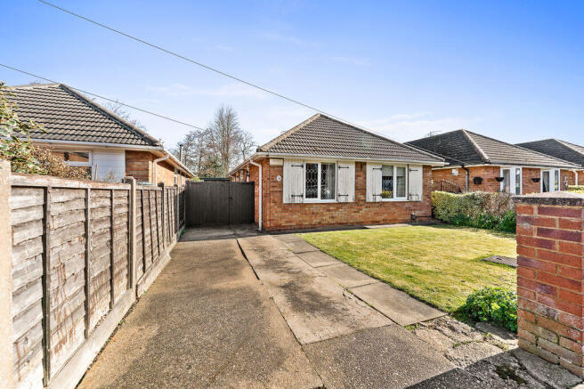 3 bed property, in Amesbury Avenue, £190,000
