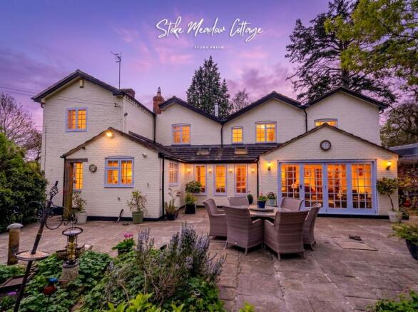 6 bed property, in Fish House Lane, £1,300,000