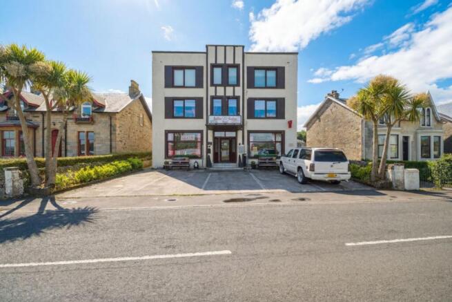 6 bed property, in Marine Place, £293,000