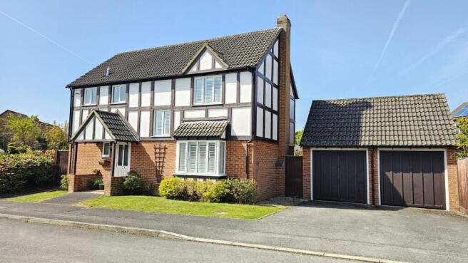 4 bed property, in Hurford Drive, £599,950