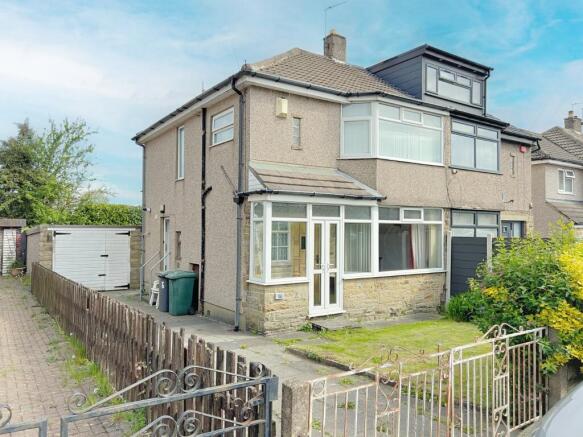 3 bed property, in Enfield Parade, £190,000