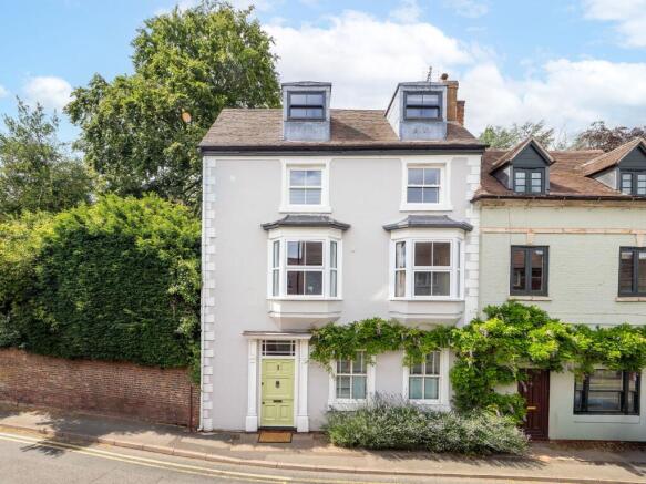 6 bed property, in New Street, £675,000