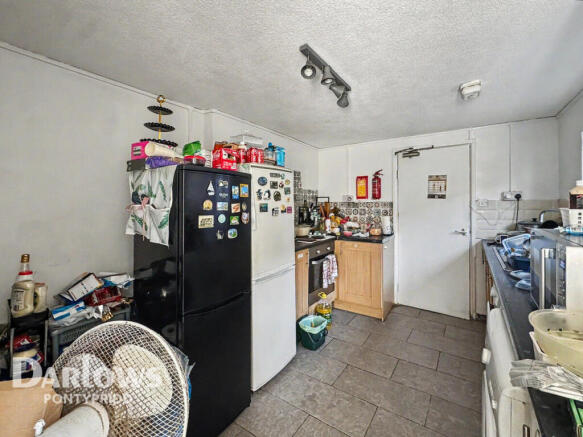3 bed property, in Meadow Street, £160,000