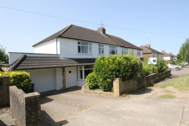 5 bed property, in Old Watling Street, £675,000
