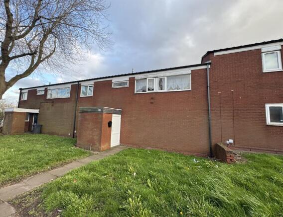 1 bed property, in 309 Lodge Road, £46,000