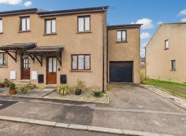 3 bed property, in Collinfield, £270,000