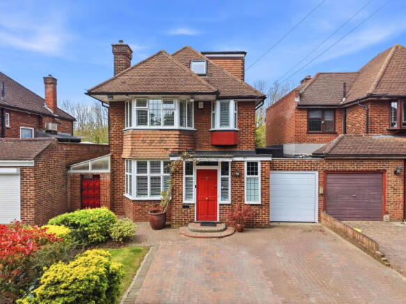 4 bed property, in Salmon Street, £830,000