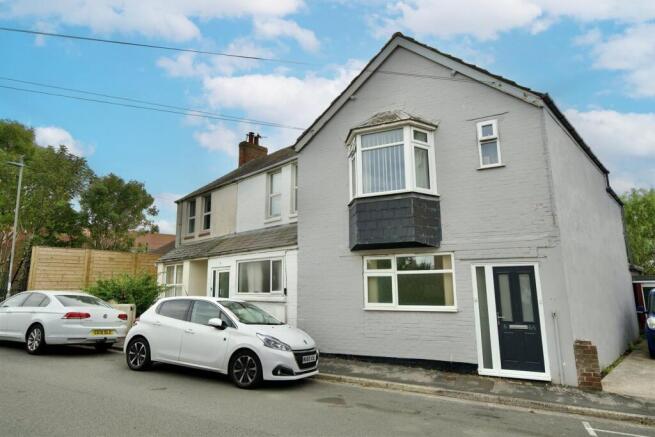 2 bed property, in Longcroft Road, £140,000