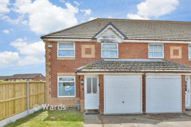 3 bed property, in Bysing Wood Road, £325,000