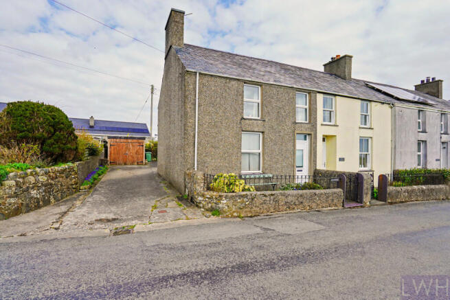 3 bed property, in Gwyddfor, £175,000