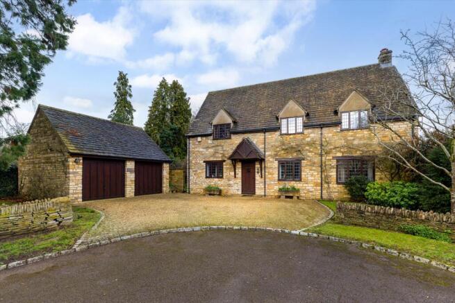 4 bed property, in The Whitmores, £895,000