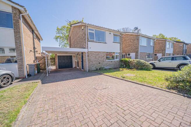 3 bed property, in Ravenswood Drive South, £445,000