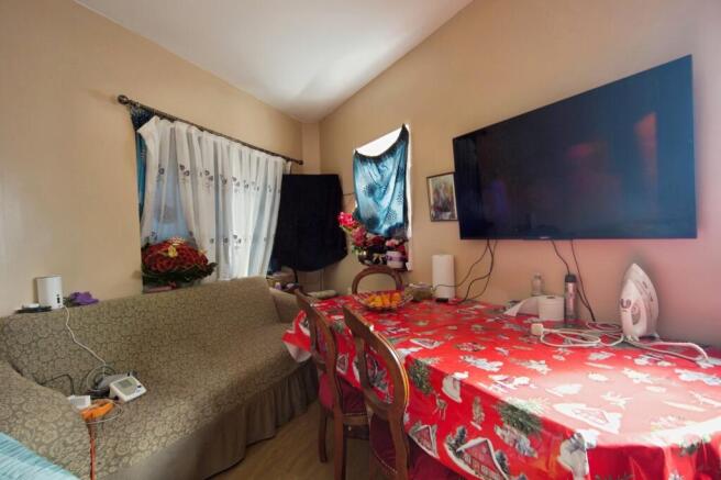 3 bed property, in Great Cambridge Road, £500,000