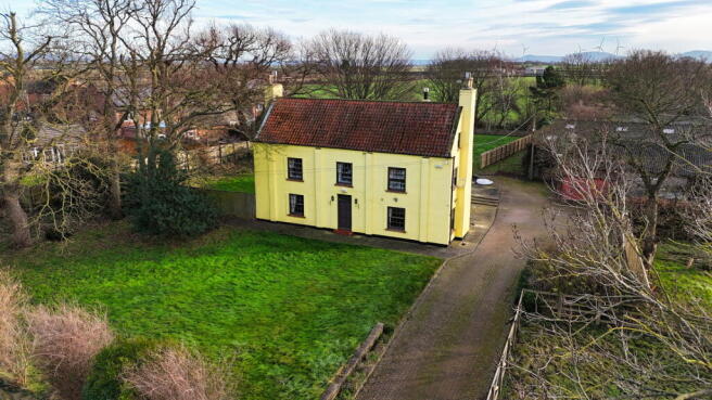 4 bed property, in Homefield Farm, £575,000