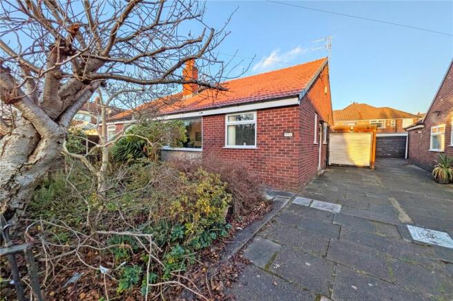 2 bed property, in Thornley Lane South, £240,000