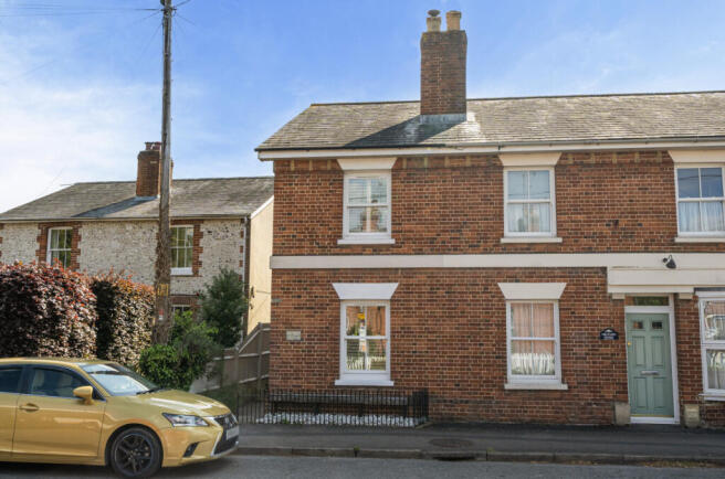 2 bed property, in Oxford Road, £425,000