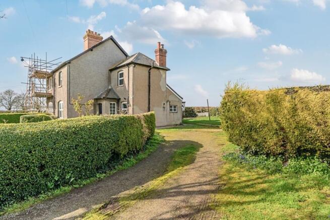 2 bed property, in Polsham, £225,000