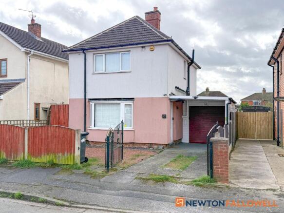 3 bed property, in Linton Close, £215,000