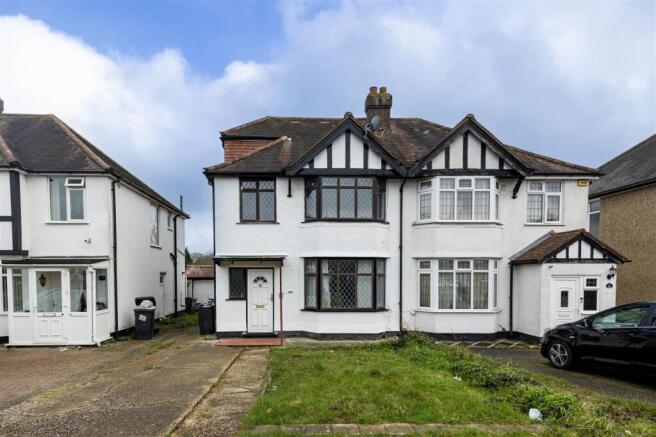 4 bed property, in Limpsfield Road, £509,950