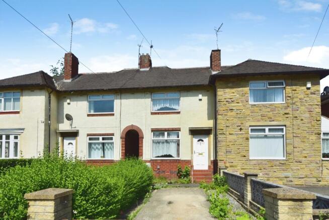 2 bed property, in Herries Road, £90,000