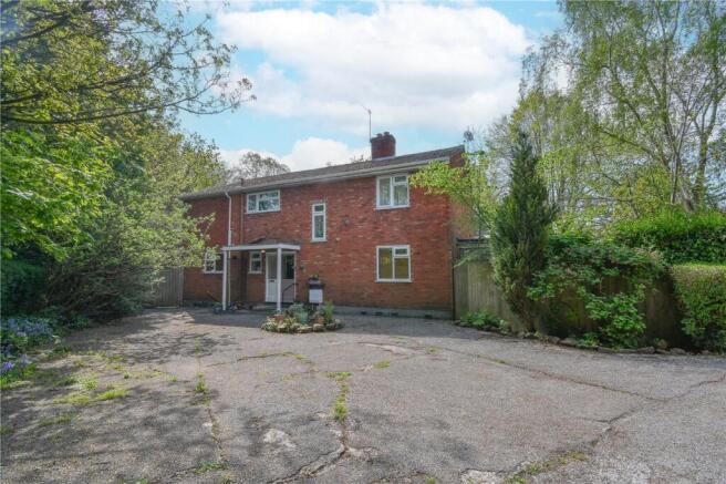 6 bed property, in Park Road North, £450,000