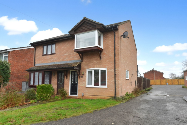 2 bed property, in Rookery Place, £239,995