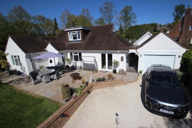4 bed property, in Roselands Avenue, £995,000