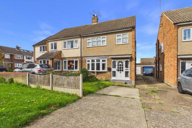 3 bed property, in Edward Drive, £400,000