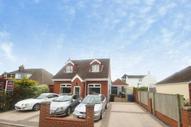 4 bed property, in Rowan Drive, £295,000