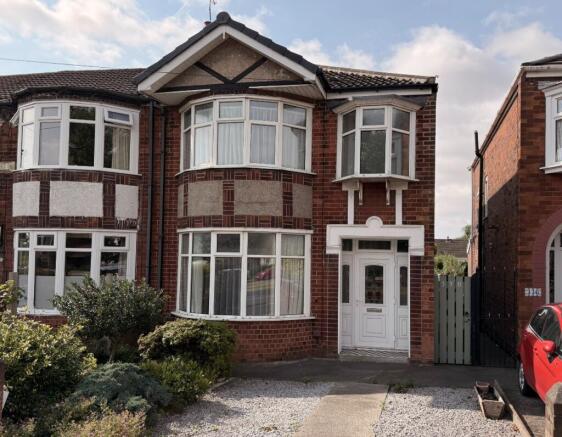 3 bed property, in Kingston Road, £160,000