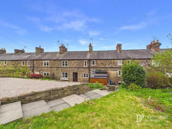 2 bed property, in East Terrace, £230,000