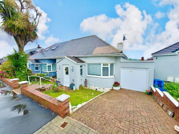 2 bed property, in Rannock Avenue, £550,000