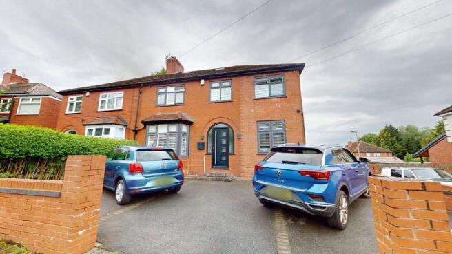 3 bed property, in Crow Hill South, £600,000