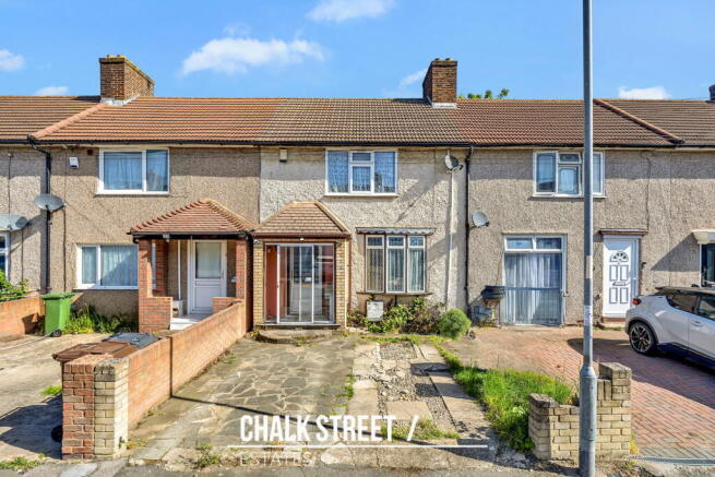 3 bed property, in Nuneaton Road, £450,000