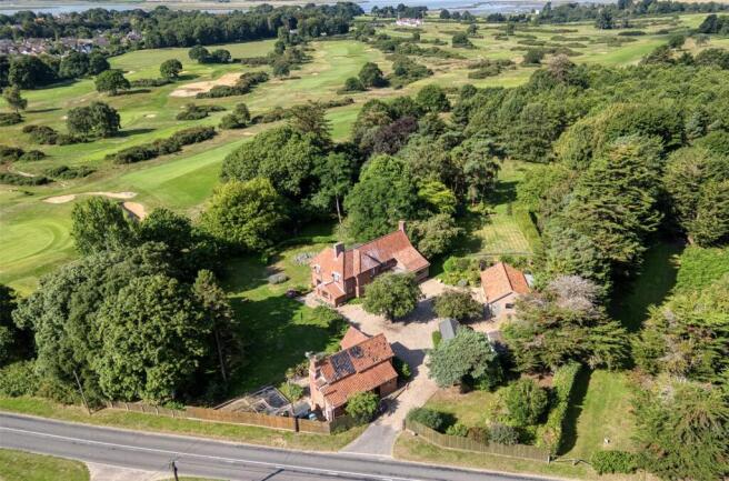 6 bed property, in Aldeburgh, £1,395,000