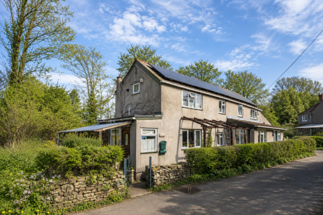 3 bed property, in Raglan, £325,000