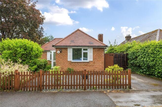 2 bed property, in Catteshall Road, £485,000