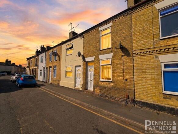 2 bed property, in Palmerston Road, £150,000