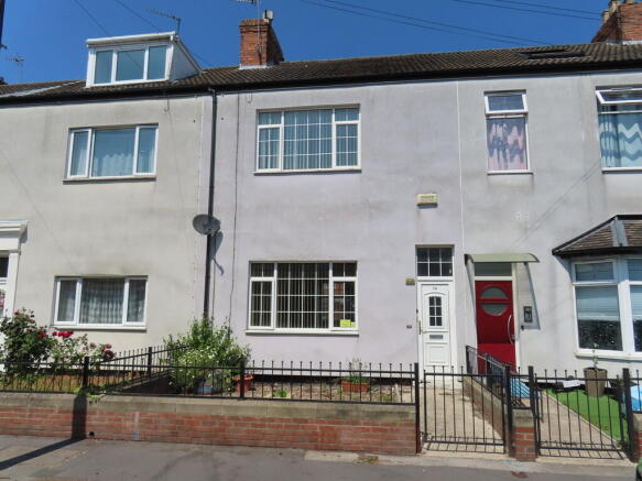 2 bed property, in Edinburgh Street, £75,000