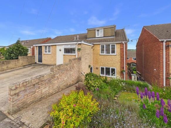 4 bed property, in Shakespeare Crescent, £315,000