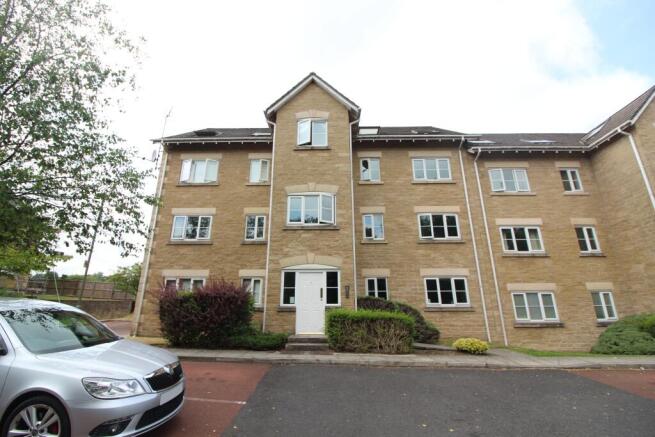2 bed property, in Apartment 6, £60,000