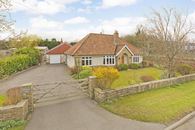 4 bed property, in Fenham Dene, £695,000