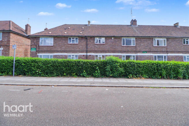 2 bed property, in Besant Road, £340,000