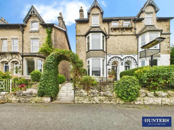 9 bed property, in Milnthorpe Road, £475,000