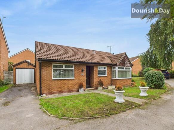 2 bed property, in Parker Bowles Drive, £230,000