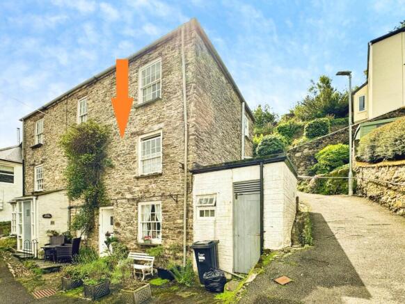 2 bed property, in Hannafore Lane, £145,000