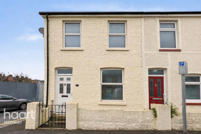 4 bed property, in Dawes Street, £300,000