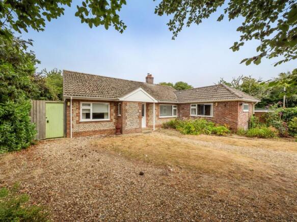 3 bed property, in School Lane, £425,000